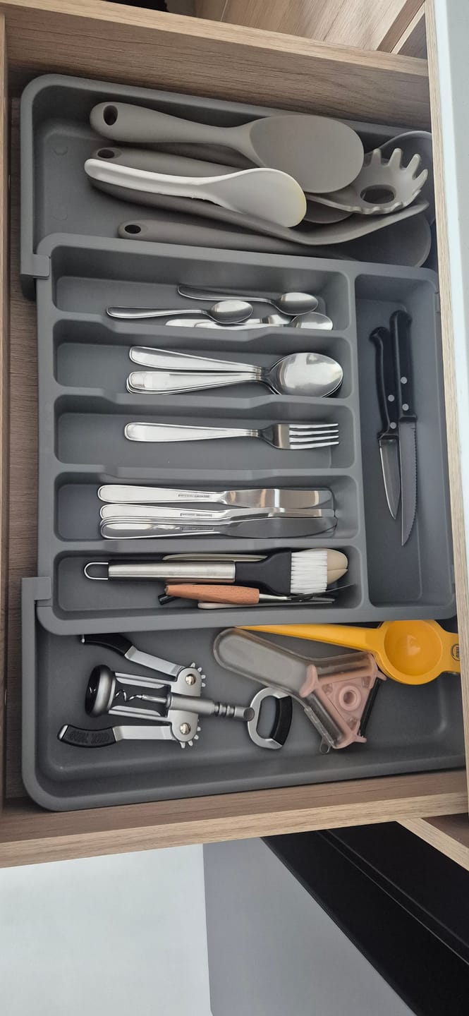 Customer photo review of Organizador de Cajones de Cubiertos Expandible