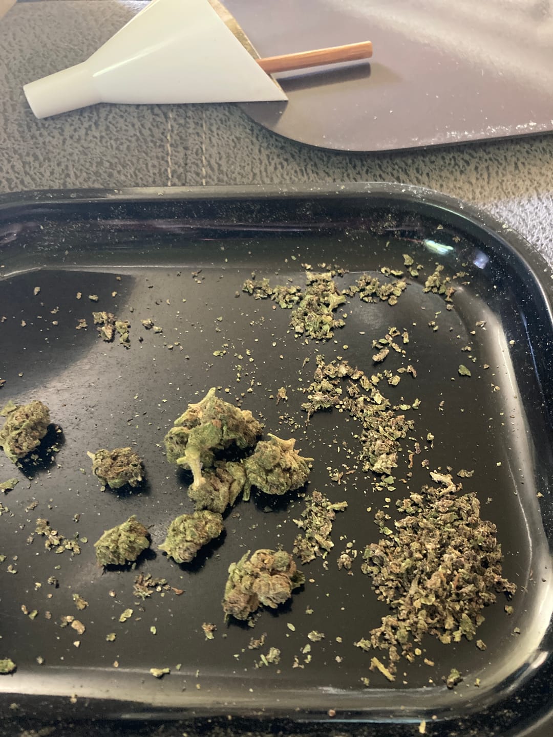 Customer photo review of Jager Sour Diesel - 28 Grams Littles - Sativa