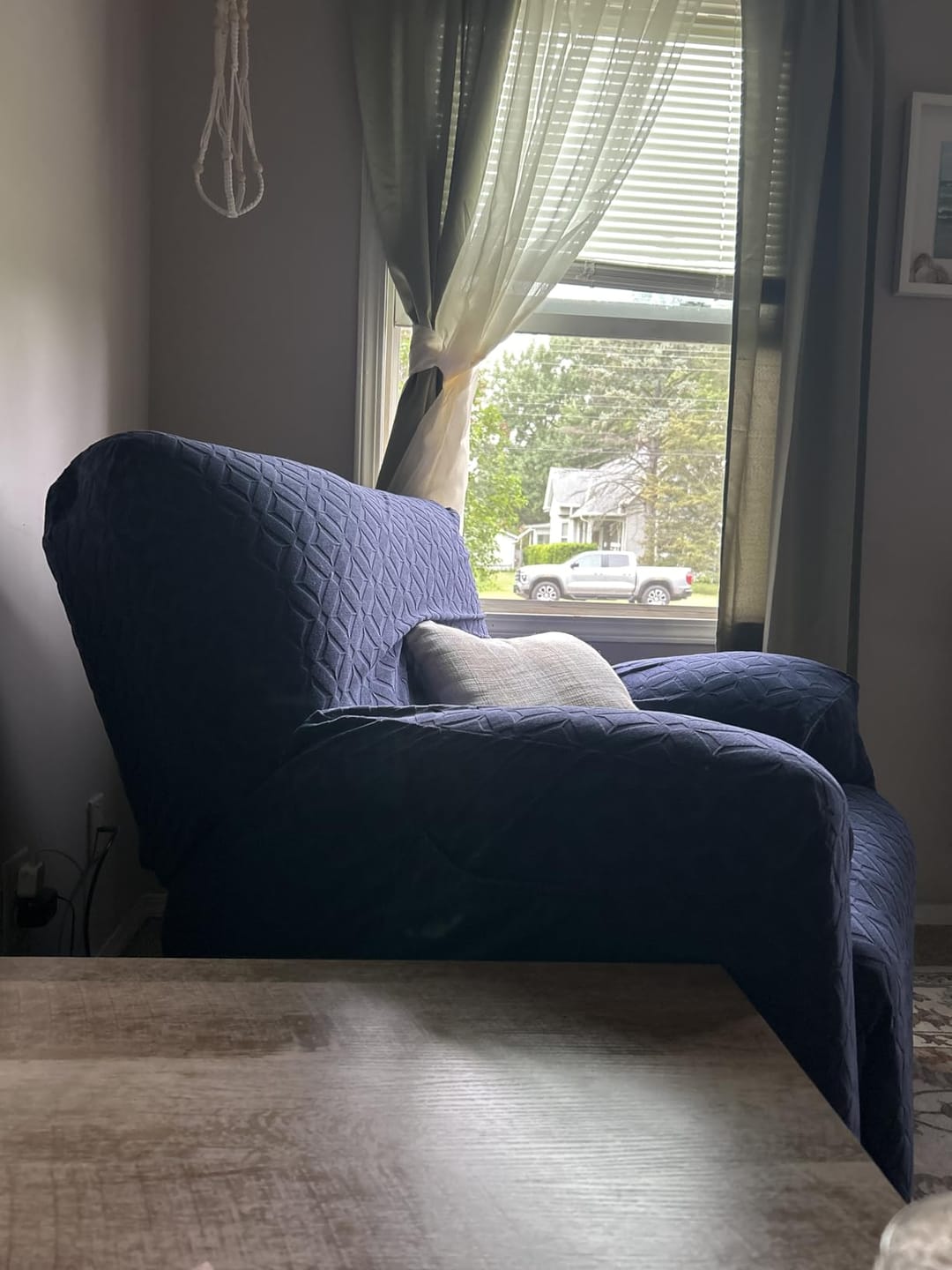 Customer photo review of Stretch Waterproof Recliner Sofa Cover with Pockets Washable Recliner Slipcovers