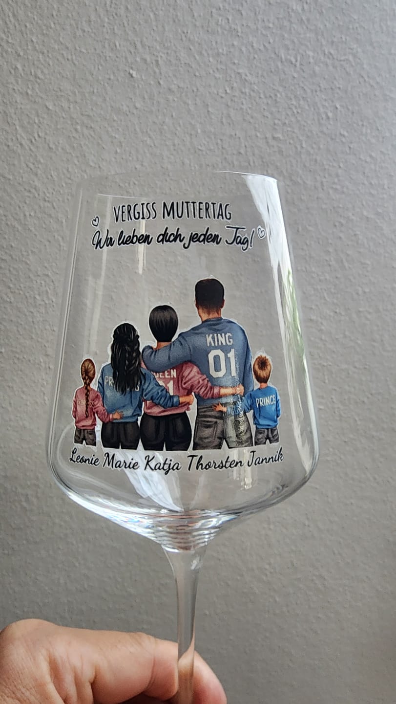 Customer photo review of Jeden Tag – Personalisiertes Weinglas zum Muttertag und Vatertag