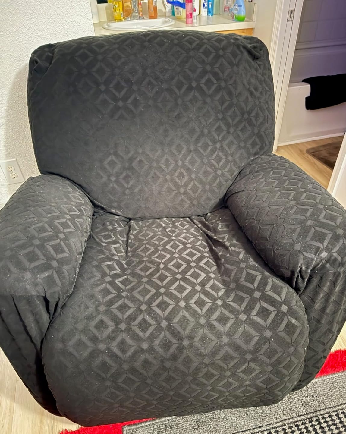 Customer photo review of Stretch Waterproof Recliner Sofa Cover with Pockets Washable Recliner Slipcovers