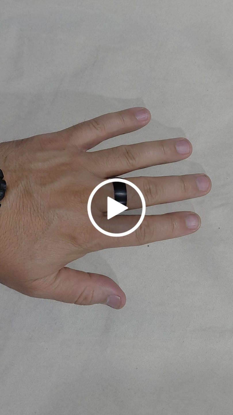Customer video review of Anillo Negro Puro - Titanio