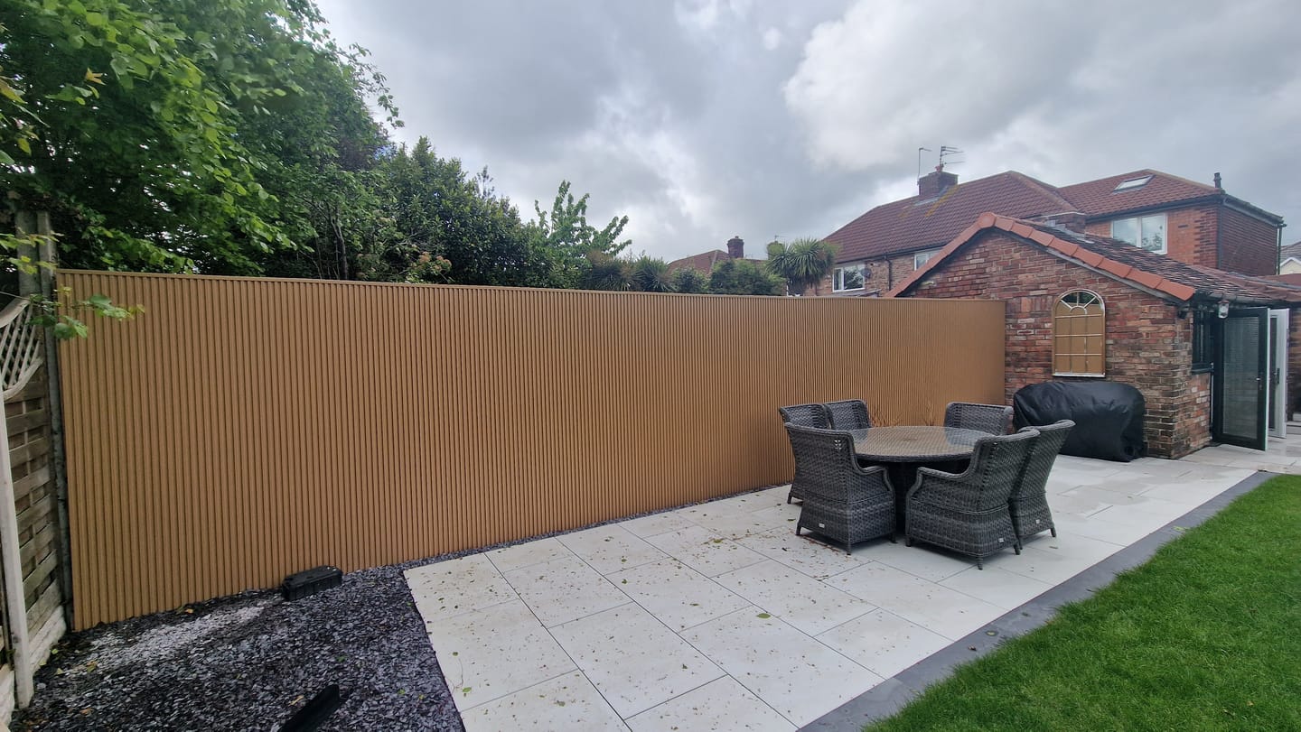 Customer photo review of Exterior Seamless Outdoor Panels 2.4m × 2.4m (16 Panels Per Pack) Multiple Colours