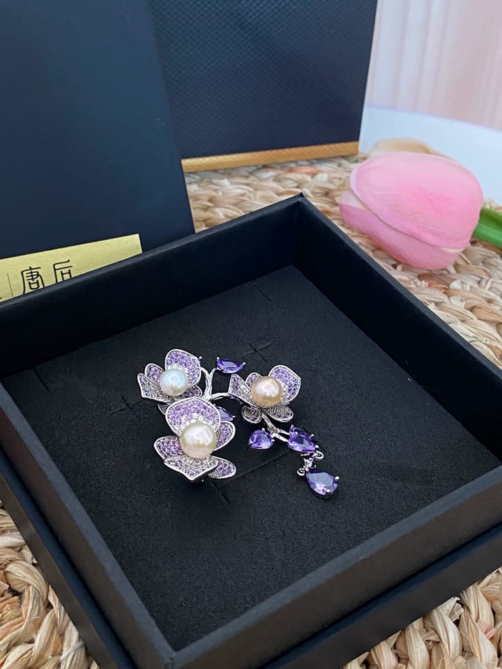 Customer photo review of Forbidden Garden Wisteria Brooch