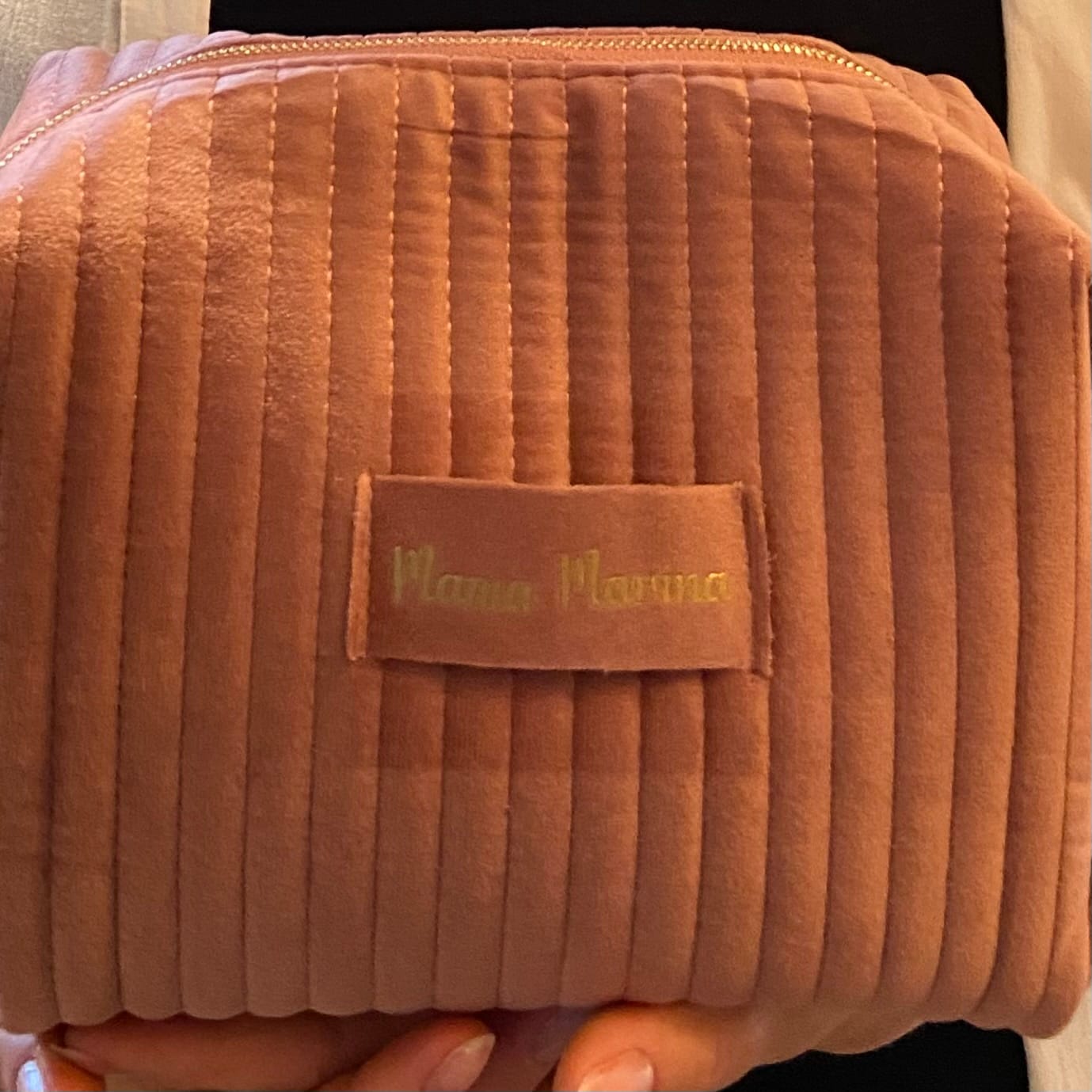Customer photo review of Beauty Kram - Personalisierte Kosmetiktasche für  Make Up und Reiseutensilien aus Premium Samt