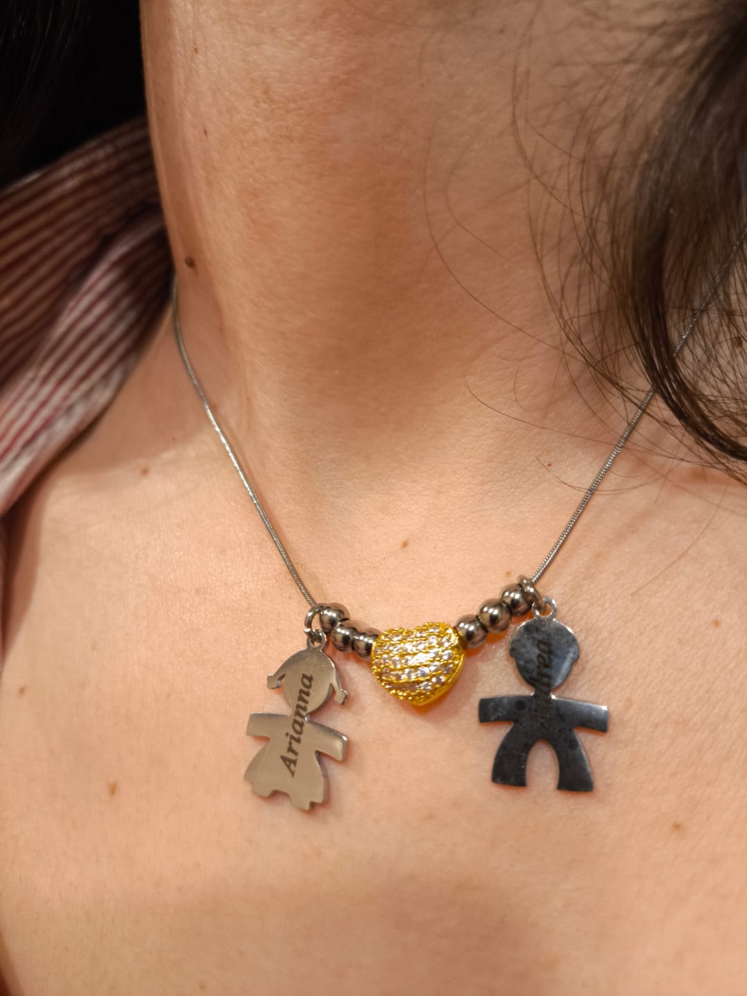 Customer photo review of Mamma Vi Ama ✦ Collana con ciondoli Bimbi Personalizzati con Nomi