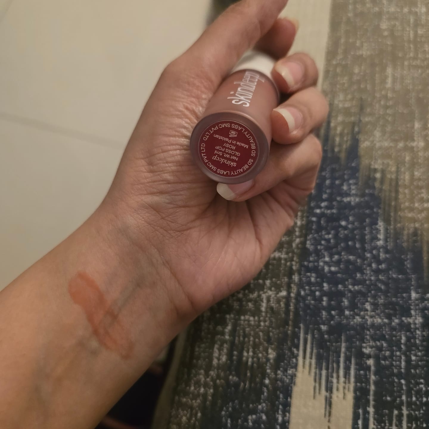 Customer photo review of Gloss POP™ - High-Shine Lip Gloss