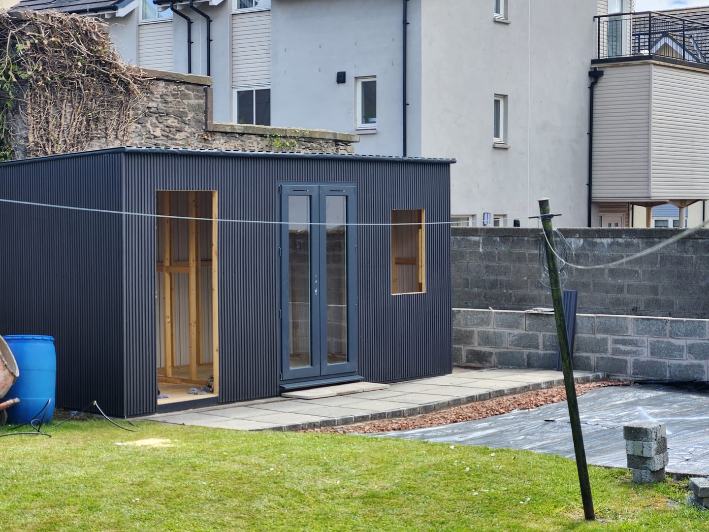 Customer photo review of Exterior Seamless Outdoor Panels 2.4m × 2.4m (16 Panels Per Pack) Multiple Colours