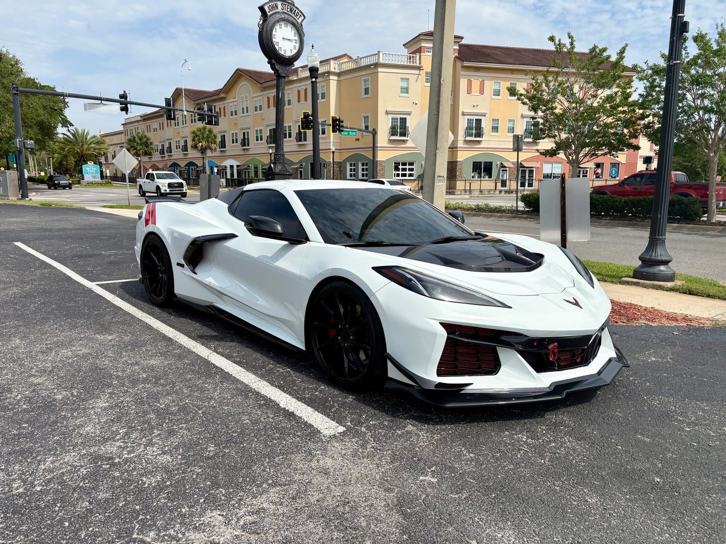 Customer photo review of Corvette C8 ZR1 Front Bumper Vented Extractor Hood