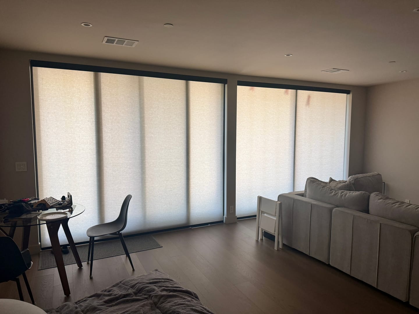 Customer photo review of SmartWings Motorized Light Filtering Roller Shades 70% Blackout Linen