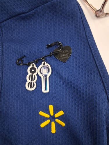 Customer photo review of BTS Lightstick Acrylic Pin Brooch