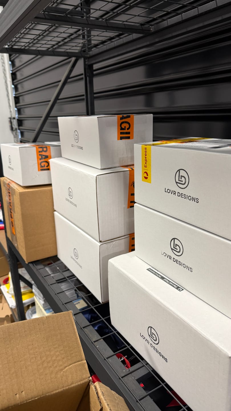 Customer photo review of 320 x 240 x 160mm Plus Heavy Duty Regular White Mailing Box B906