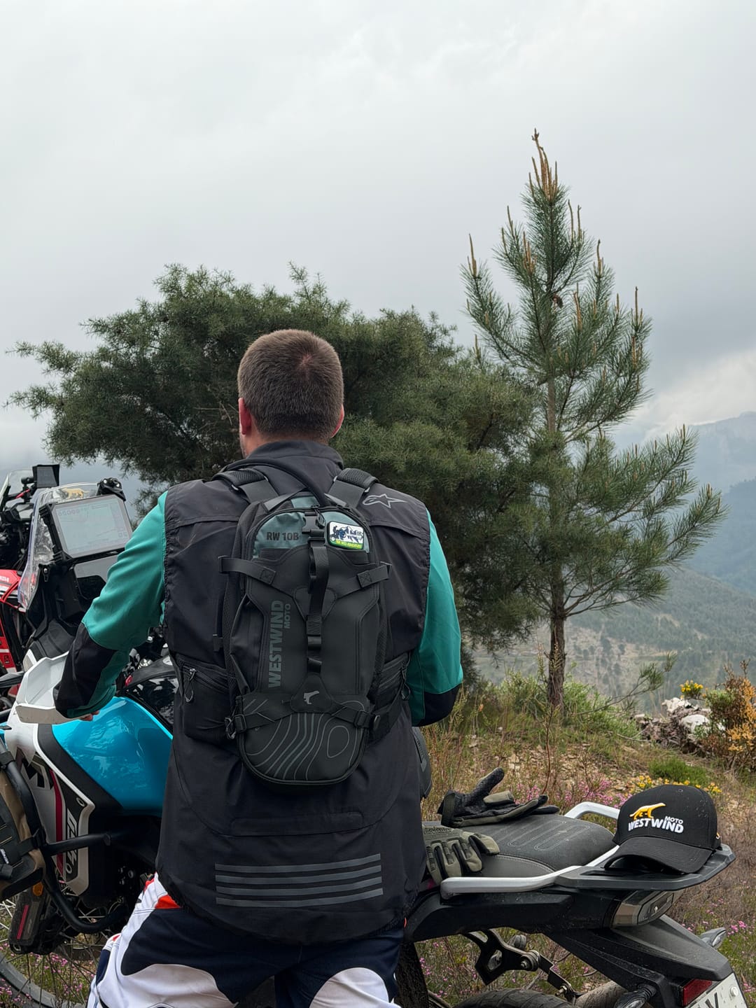 Customer photo review of Ranger Wilds 10B Hydration Pack