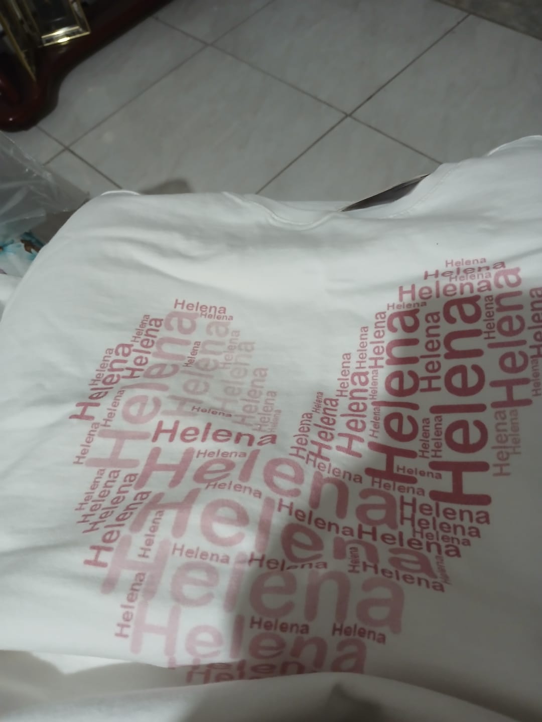 Customer photo review of Camiseta Personalizada CORAÇÃO DE PALAVRAS - Algodão 100%