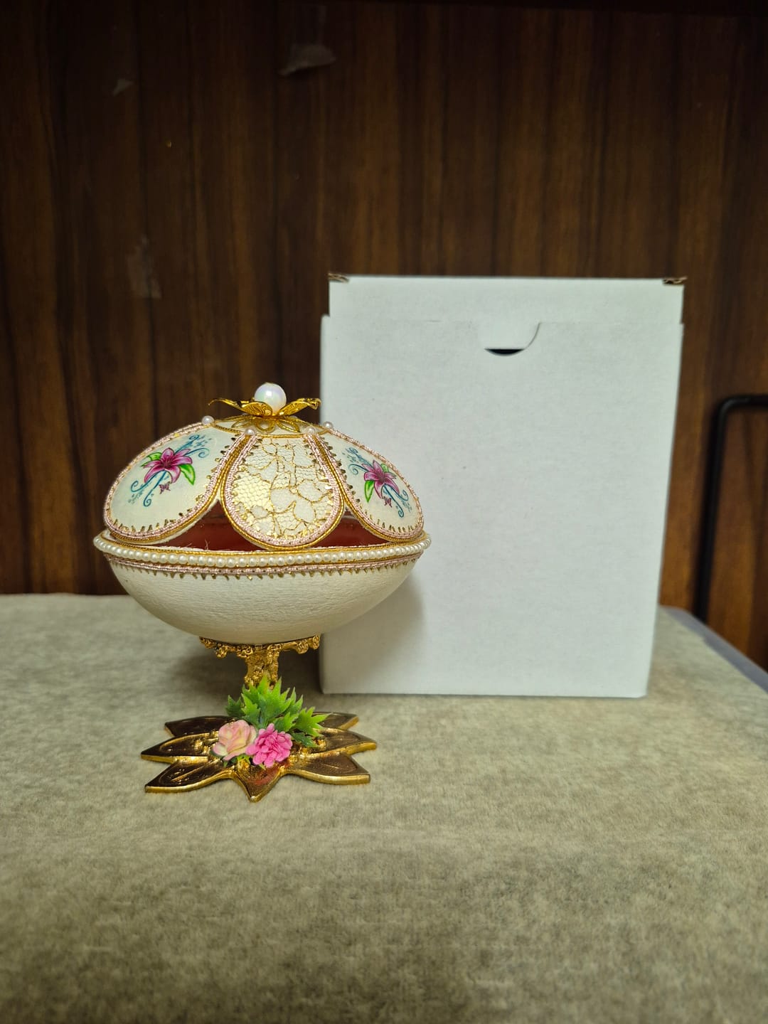 Customer photo review of Candle Box 105 x 105 x 115mm White B434