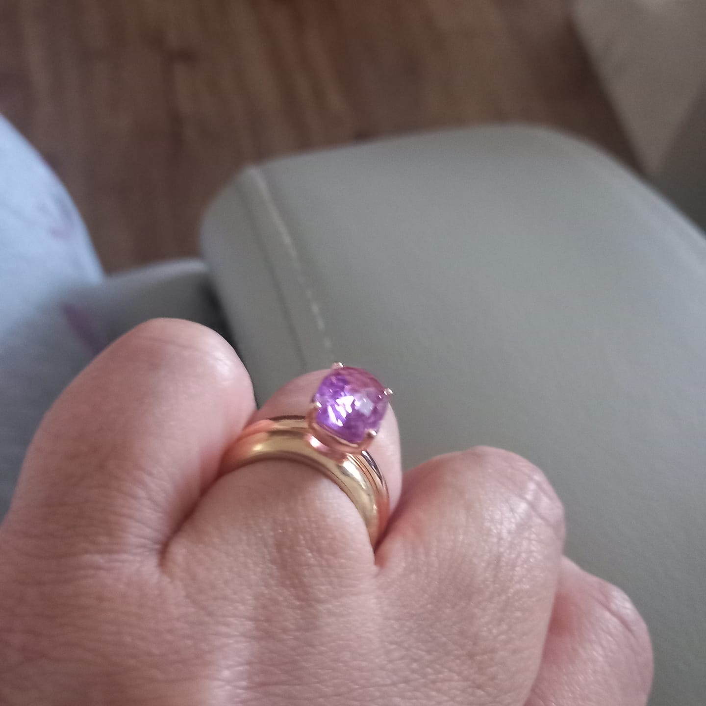 Customer photo review of Anello Essentiel Cocktail con Prisma Gem Rettangolare Taglio Mosaico