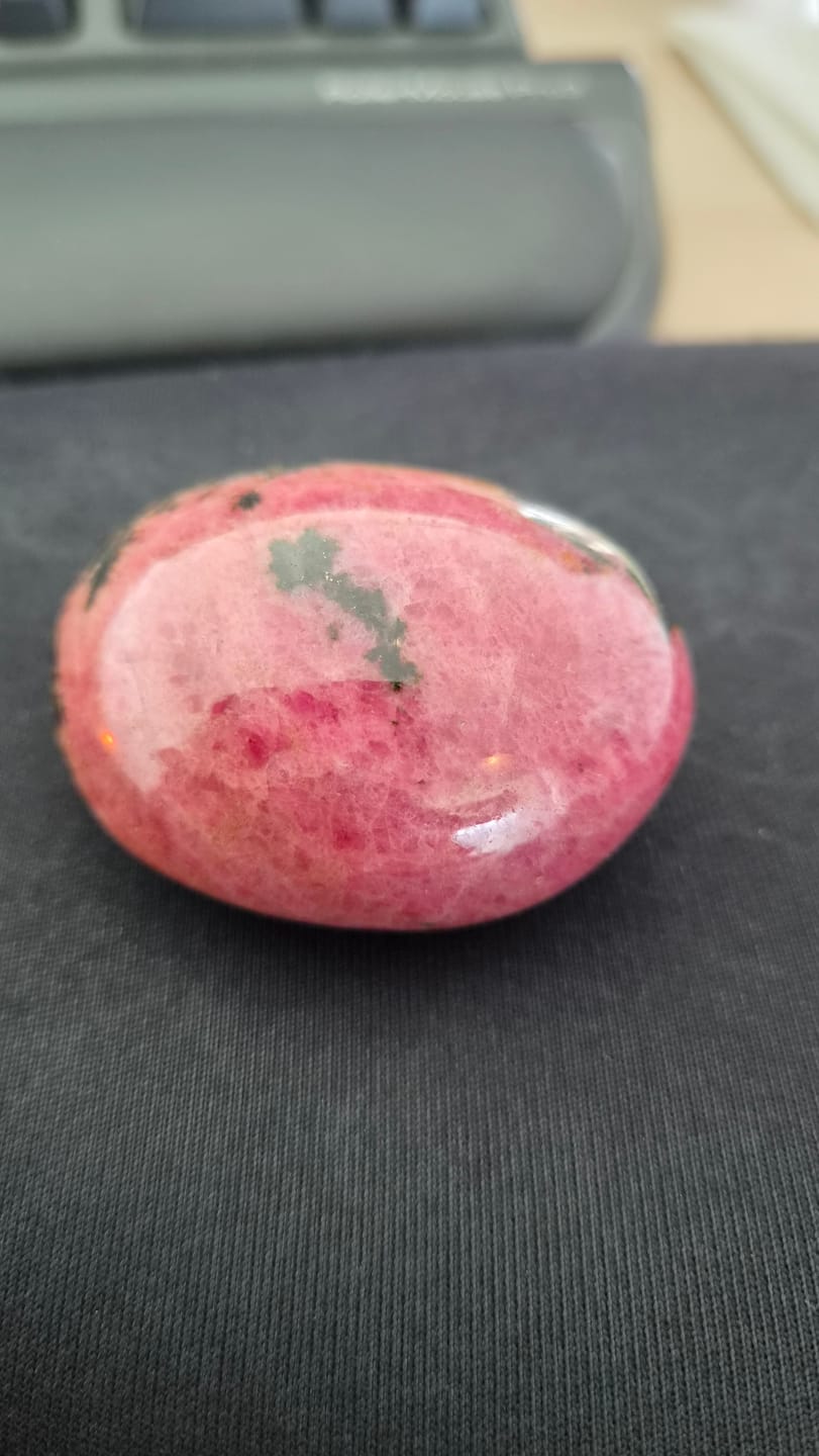 Customer photo review of Pierre Rhodonite
