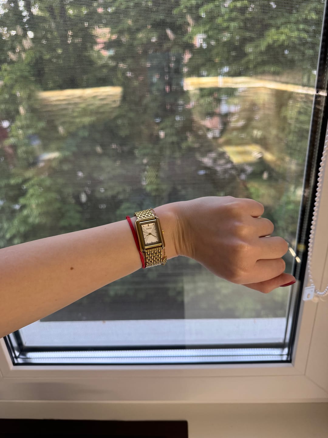 Customer photo review of Olivia Gold White