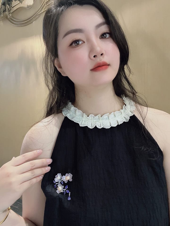 Customer photo review of Forbidden Garden Wisteria Brooch