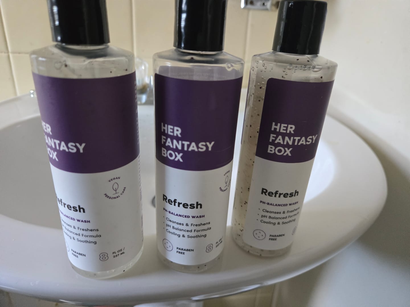 Customer photo review of Refresh Plant Based Yoni Gel Wash (pH Balancing) - 3 pk