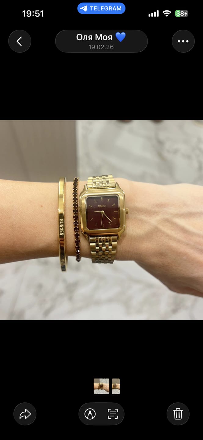 Customer photo review of Macy Silver White