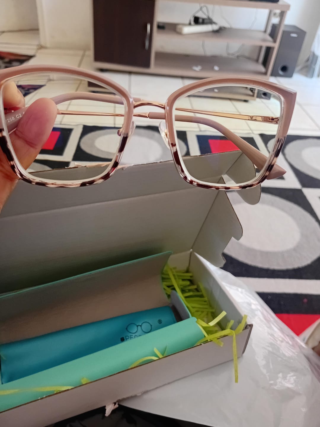 Customer photo review of Amara