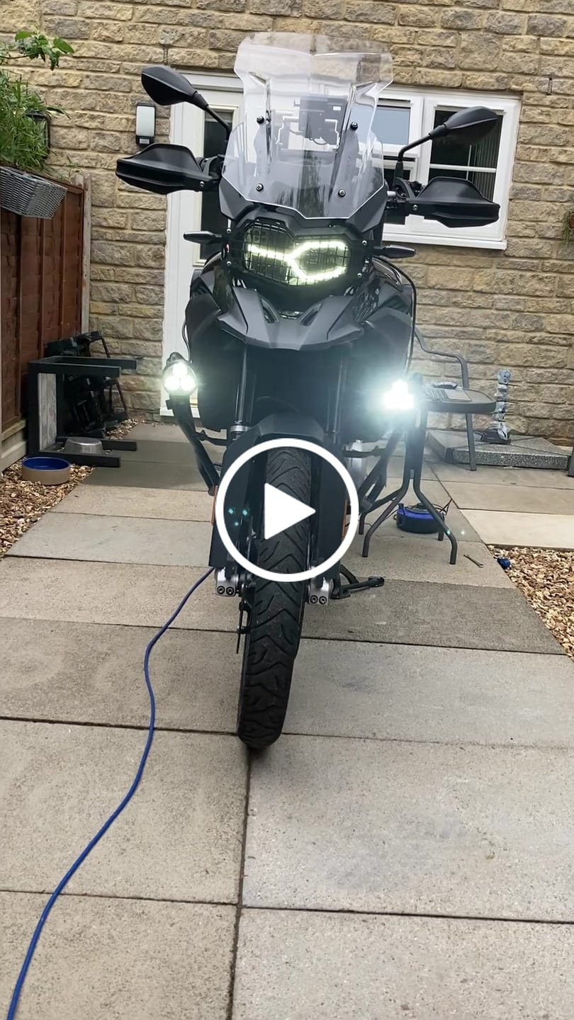 Customer video review of D3 LED Driving Light Pods with DataDim™ Technology