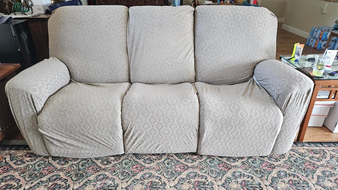 Customer photo review of Stretch Waterproof Recliner Sofa Cover with Pockets Washable Recliner Slipcovers