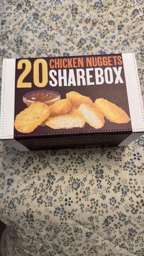 Customer photo review of 20 Chicken Nuggets Deckbox