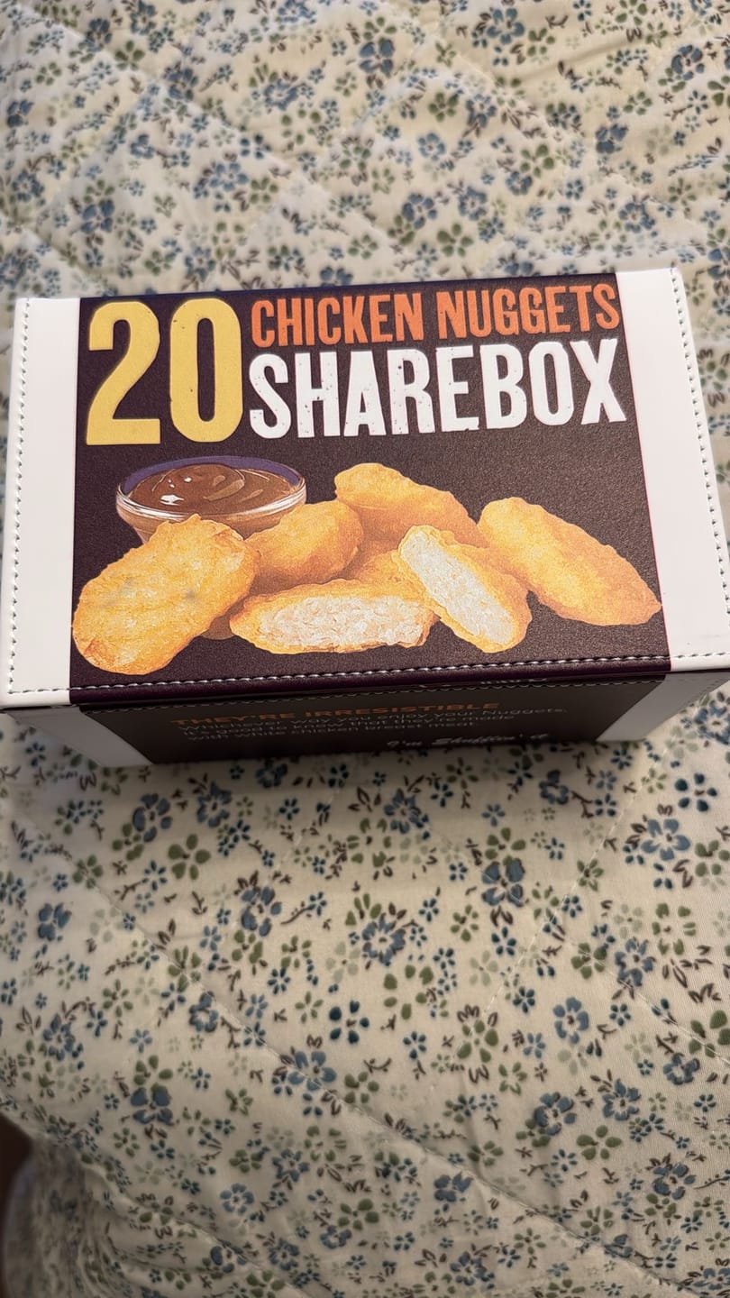 Customer photo review of 20 Chicken Nuggets Deckbox
