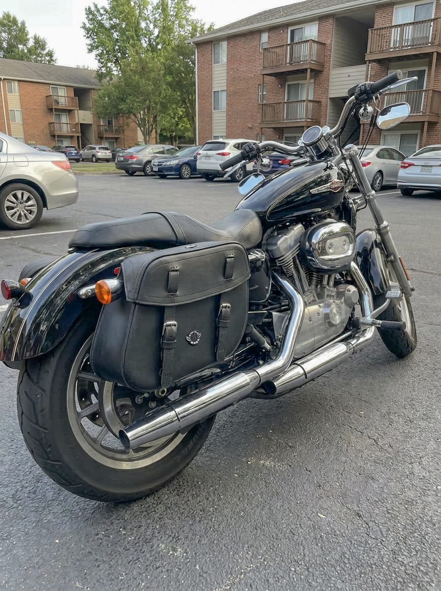 Customer photo review of 25L - Arch Large Shock Cutout Leather Motorcycle Saddlebags for Harley Sportster 1200 Custom XL1200C/XLH1200C