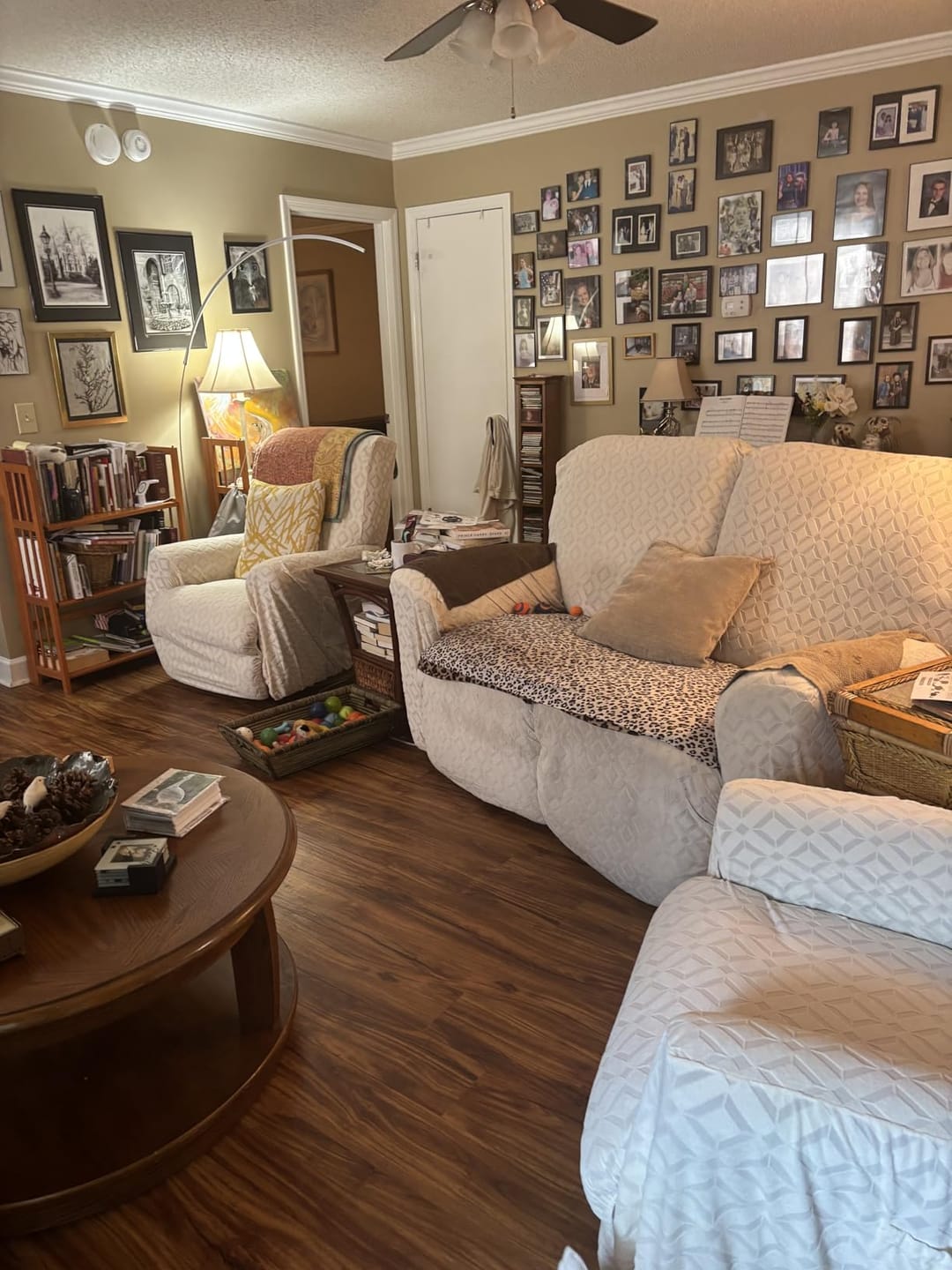 Customer photo review of Stretch Waterproof Recliner Sofa Cover with Pockets Washable Recliner Slipcovers