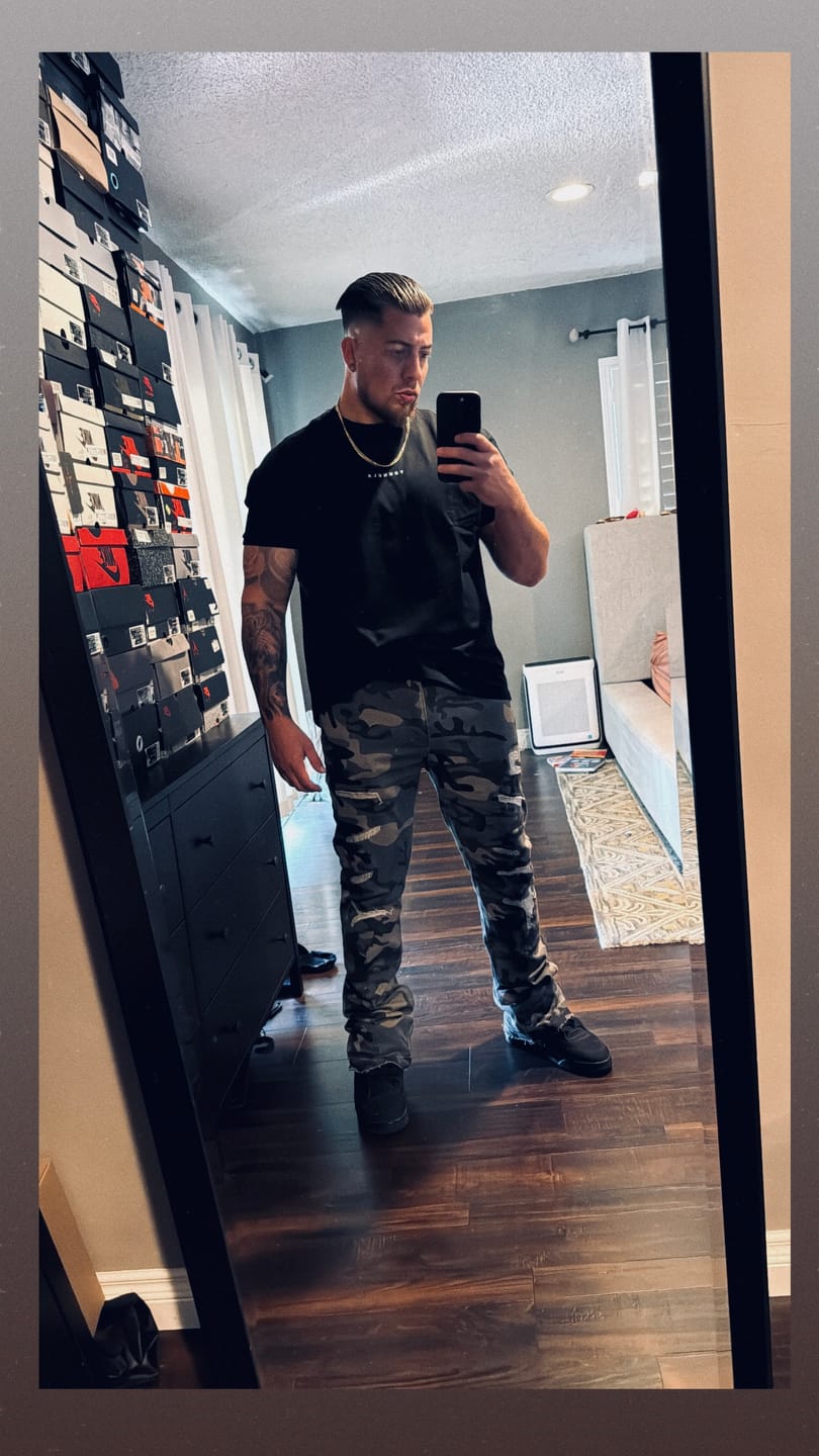 Customer photo review of 401 Essential Jacked Tees