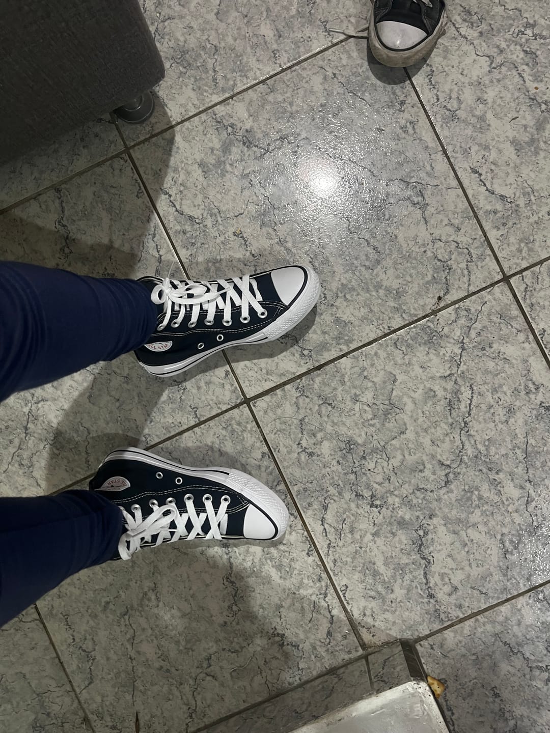 Customer photo review of Zapatillas Converse Chuck Taylor Hi Botitas Negras