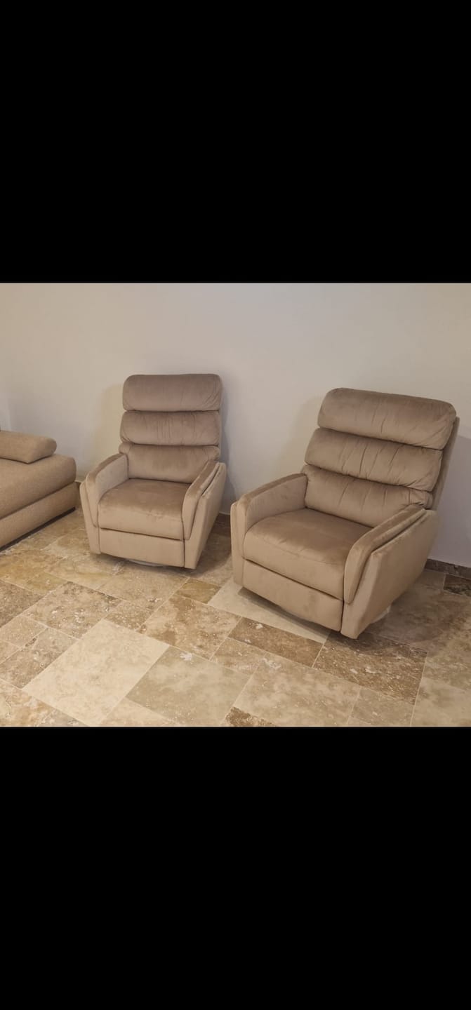 Customer photo review of Fotoliu recliner ARGOS, stofa catifelata bej - Bluvel 28, 78x84/162x107 cm