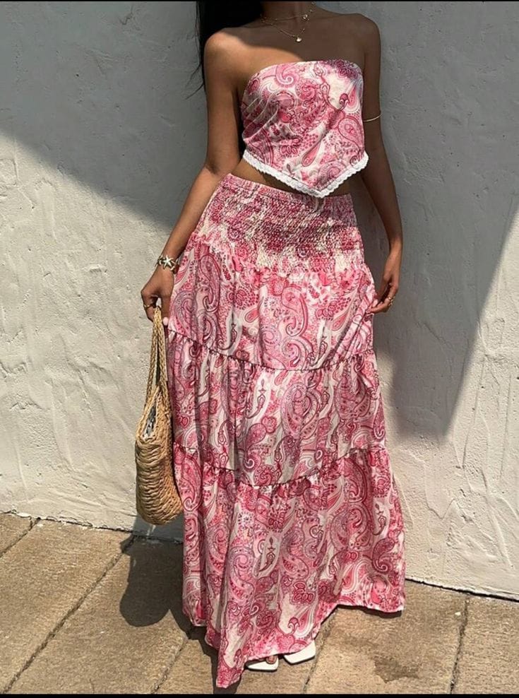 Customer photo review of Riley Elastic Waist Paisley Maxi Skirt