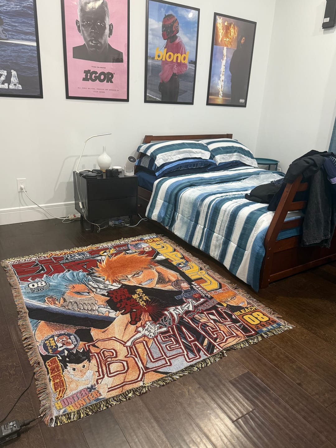 Customer photo review of Bankai Woven Blanket Tapestry