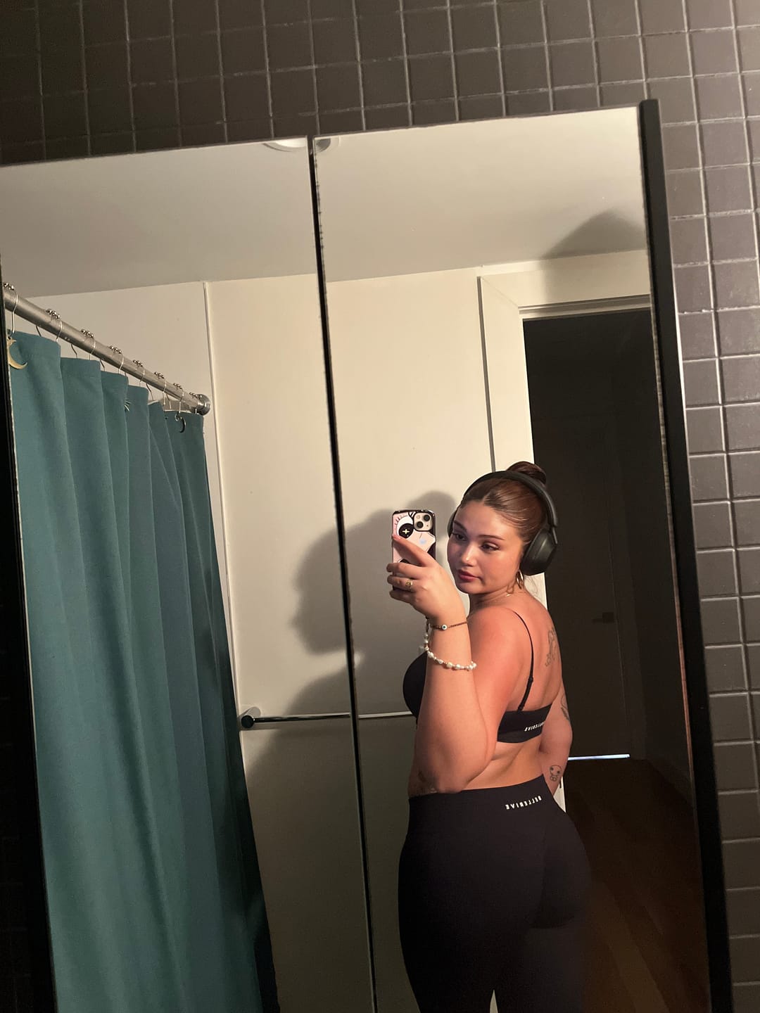 Customer photo review of Sculpt Leggings – Charcoal