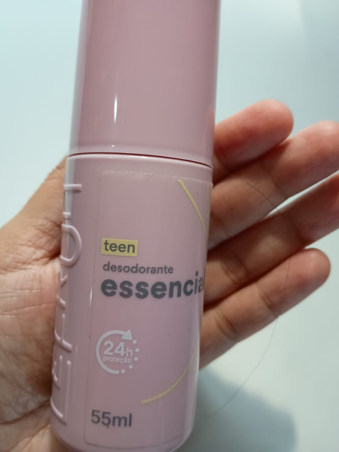 Customer photo review of Desodorante Essencial Teen
