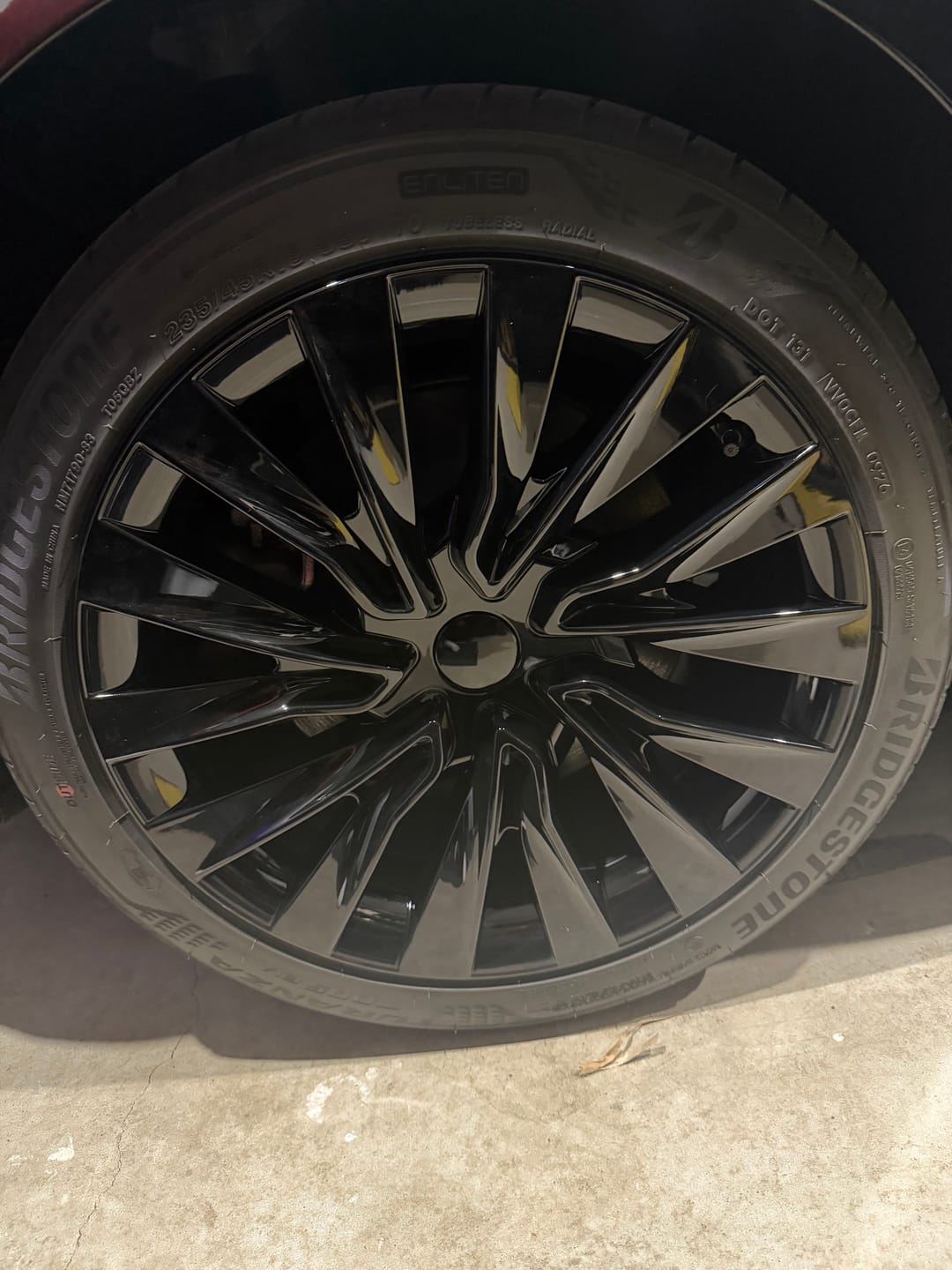 Customer photo review of Nova Style Wheel Hubcaps (Set of 4) for Tesla 2024+ Model 3 Highland 18'' Photon Wheels (Inspired by 19'' Nova Wheels)