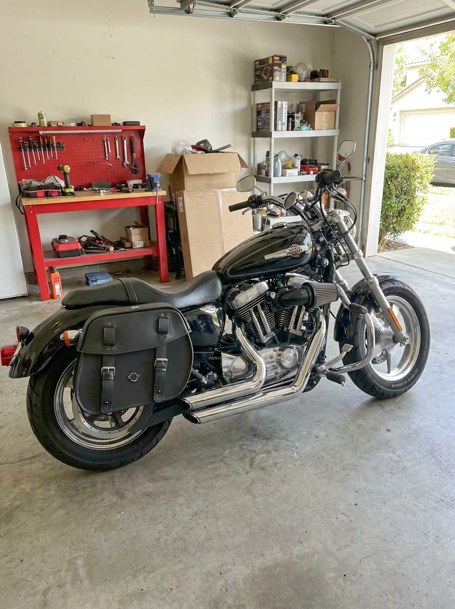Customer photo review of 25L - Arch Large Shock Cutout Leather Motorcycle Saddlebags for Harley Sportster 1200 Custom XL1200C/XLH1200C