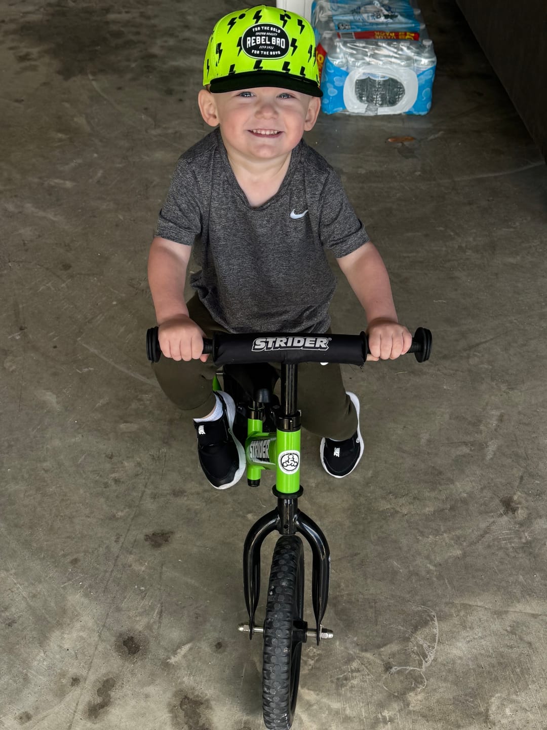 Customer photo review of Hydro Snapback in Neon Electric Lime x Jagger