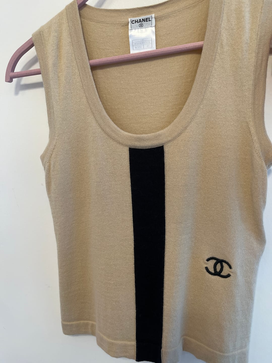 Customer photo review of CHANEL Vintage 03P CC Mark Logo Knit Tank Top #42 Beige Black Cotton Cashmere