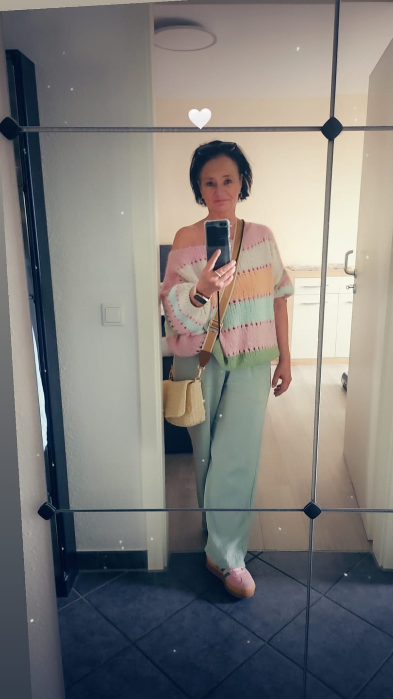 Customer photo review of Pastell Stripe Pullover