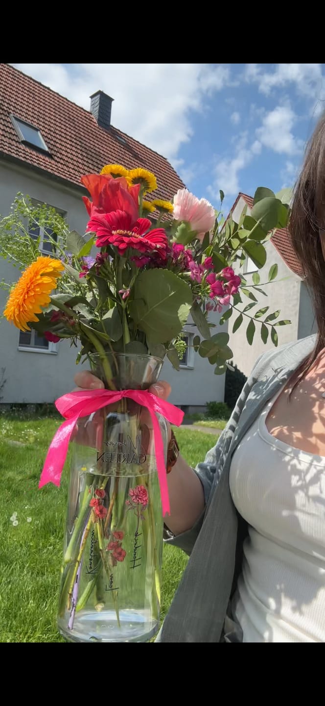 Customer photo review of Mamas Garten - Personalisierte Vase mit Namen und Blumen für Mama und Oma