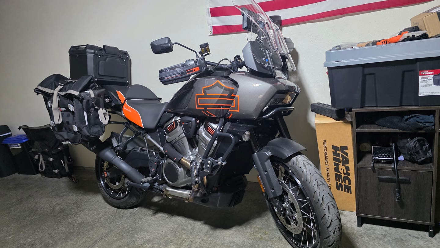 Customer photo review of 38L - Apex XL Harley Pan America RA1250/S Aluminum Top Case Black