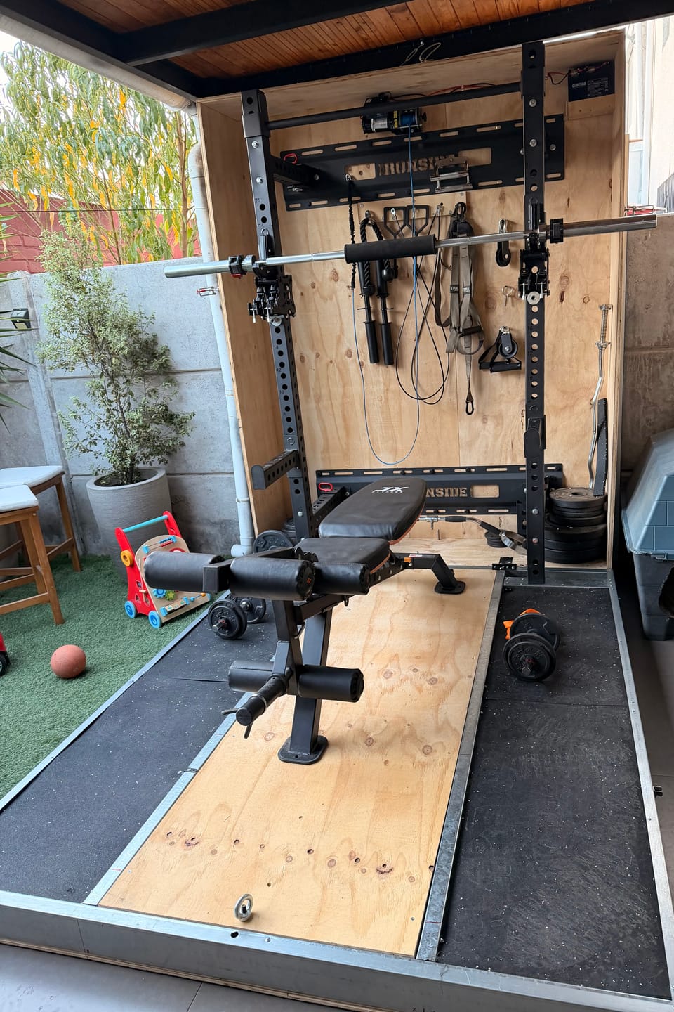 Customer photo review of Rack Plegable de Pared Wall Mount IRONSIDE