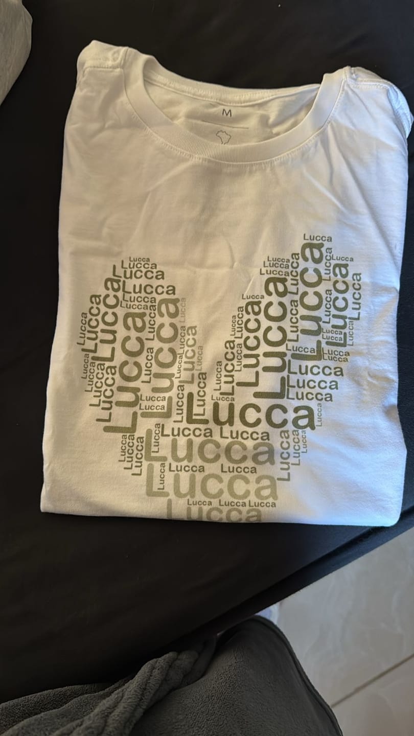 Customer photo review of Camiseta Personalizada CORAÇÃO DE PALAVRAS - Algodão 100%