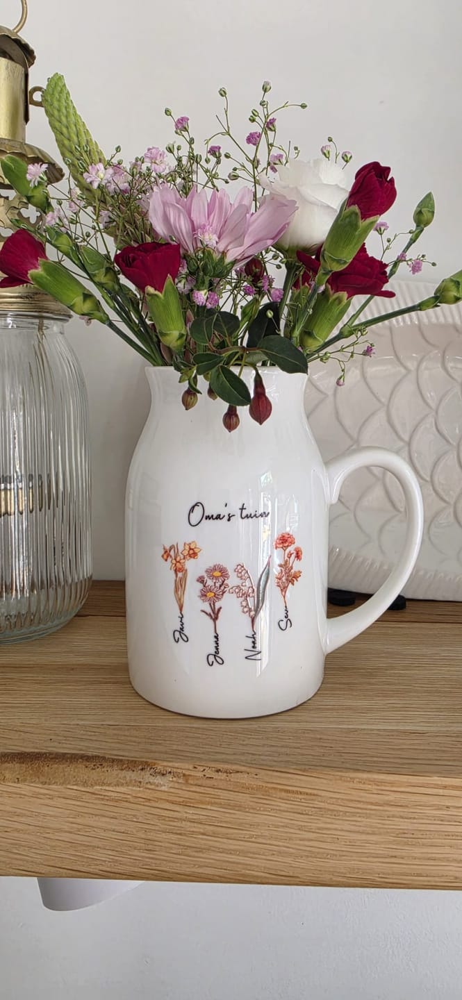 Customer photo review of Mama’s tuin – Gepersonaliseerde vaas met naam en bloemen voor mama en oma