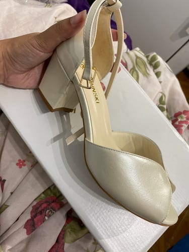 Customer photo review of Sandália Noiva Couro Perolado Off White